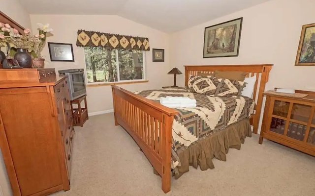 3301 Marlette Circle 3 Bedroom Home by RedAwning