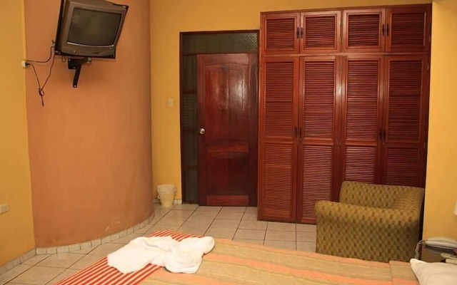 La Posada de Lobo Hotel & Suites