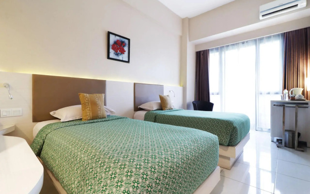 Dewarna Hotel & Convention