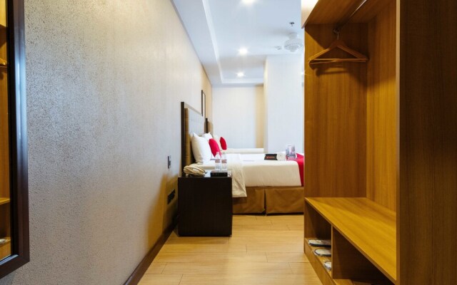 Aura One Hotel by RedDoorz