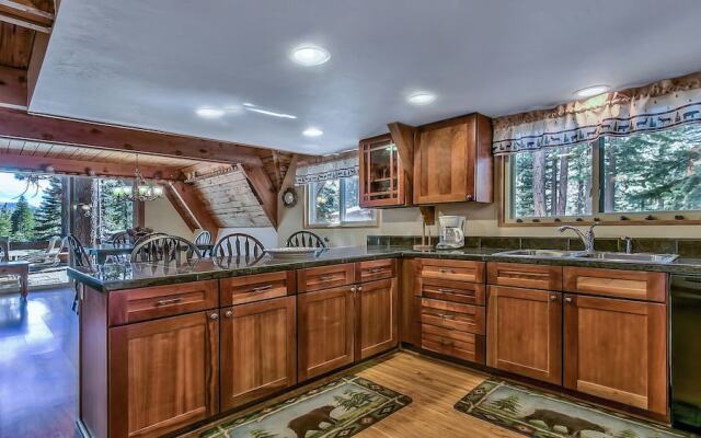 Mewuk Mountain Lodge by RedAwning