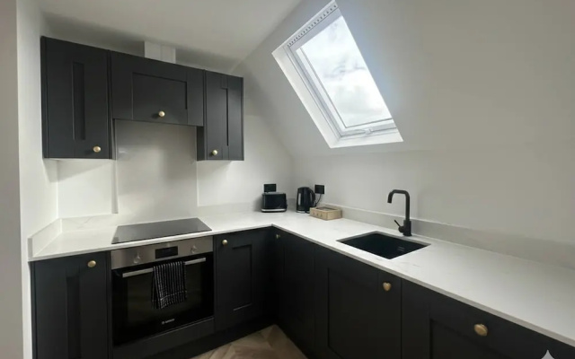 Dippen Hall Charm - Minutes From London Gatwick