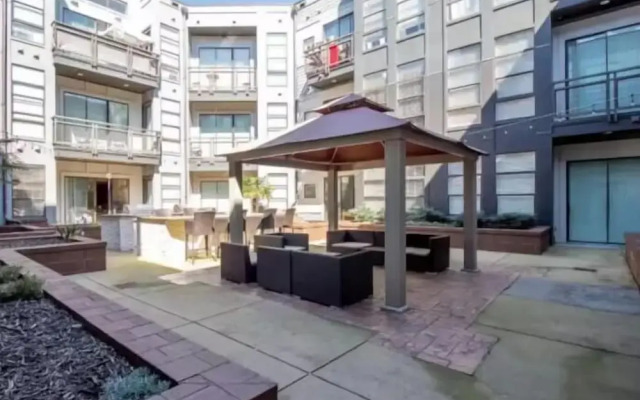 Modern Luxury Apartment with Gym 410