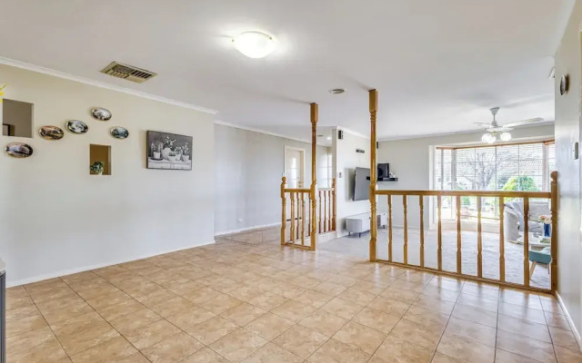 StayAU 4BR Lakeside Retreat in Seabrook