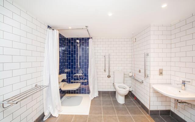 Holiday Inn Reading South M4 Jct11 by IHG