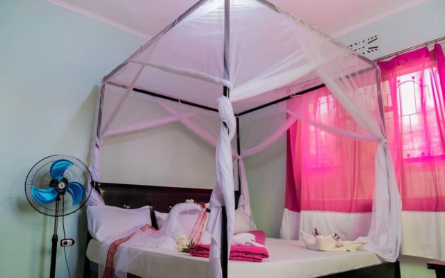 Kilimanjaro Summit Lodge