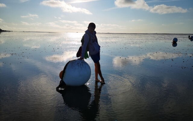 Comfort Steps From the North Sea