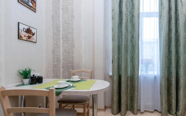 Пять звезд на улице Декабристов