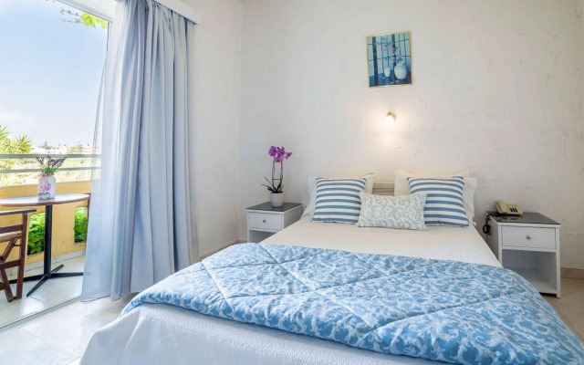Roxani Hotel