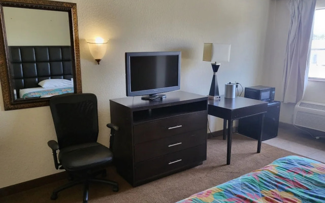 Metro Inn & Suites