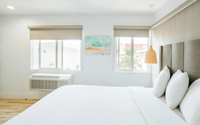 The Belmont Shore Inn