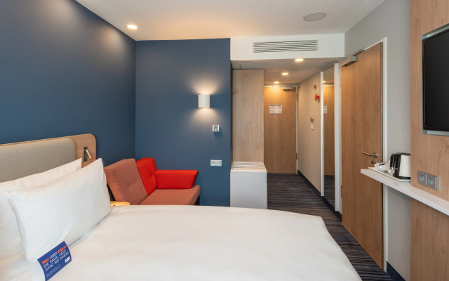 Holiday Inn Express Hamburg South A7 AS42 by IHG