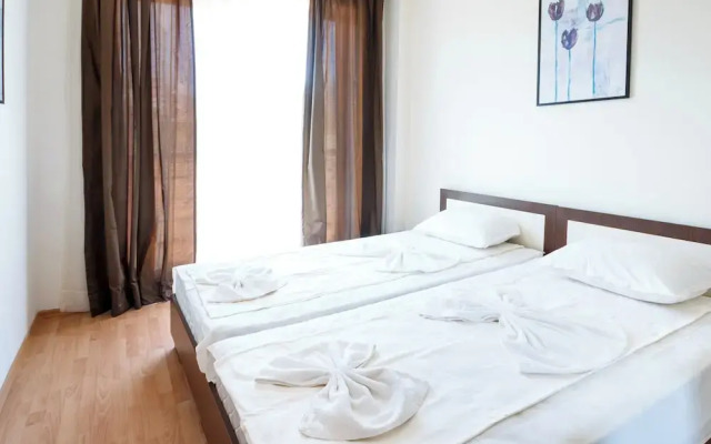 New Line Village Apartments, up to 4 Guests