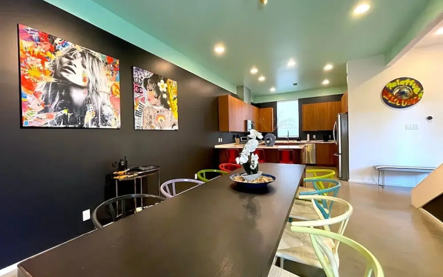 Austin Clubhouse Rainey Street 6 min Walk