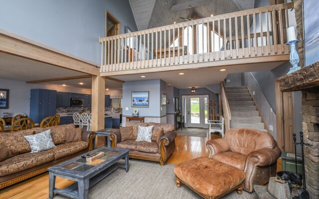 At Lake's Edge 6 Bedroom House