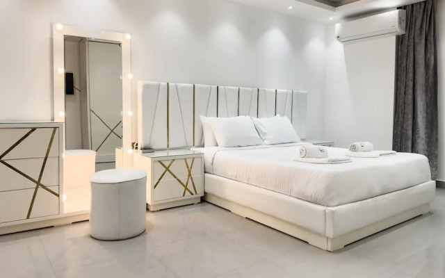 The Bold & Bright 3bdr Apt. 15 Min To Airport