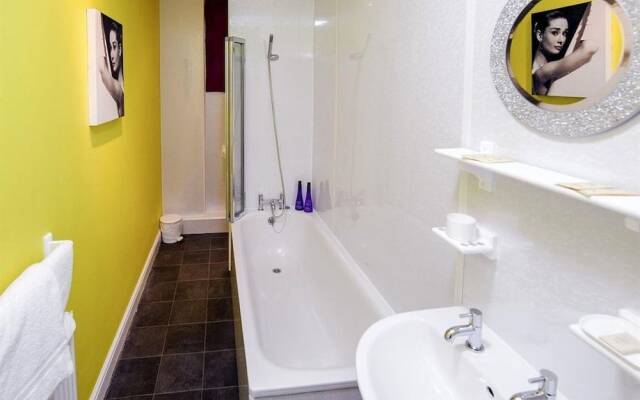 Valley View Apartment