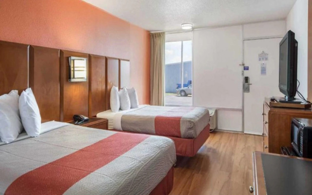 Motel 6 Van Buren, AR