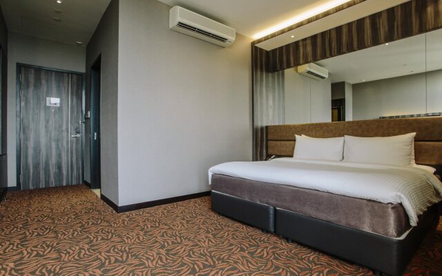 Aqueen Hotel Paya Lebar