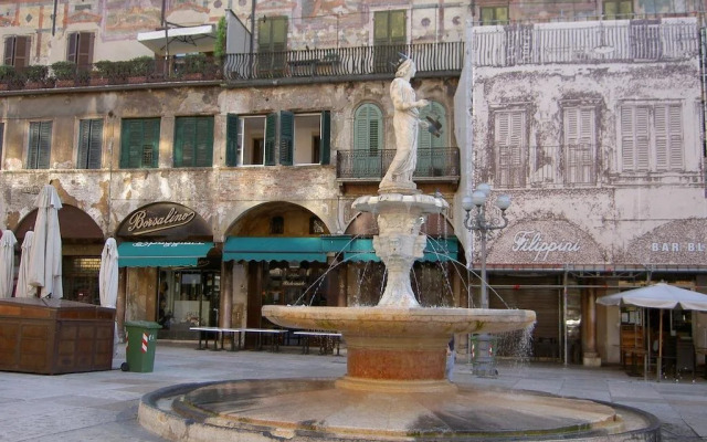 Protezione Della Giovane