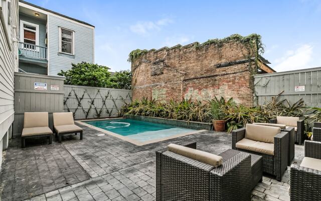 Residences Du Carondelet by Hosteeva