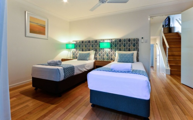 Shoreline 31 Renovated Upmarket 2 Bedrooms Ocean View Near Marina With Golf Buggy – Guest Rooms – Hamilton Island