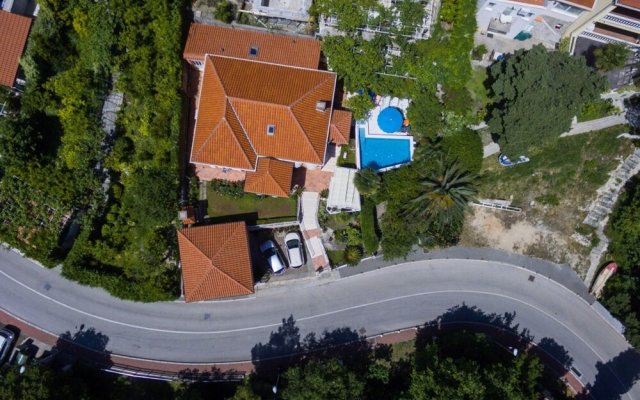 Villa With 4 Bedrooms in Mlini, With Wonderful sea View, Private Pool,