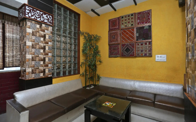 Oyo 8394 Hotel Sp Klassic