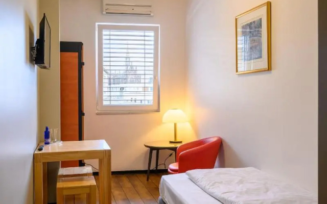 Artrock Downtown Hotel