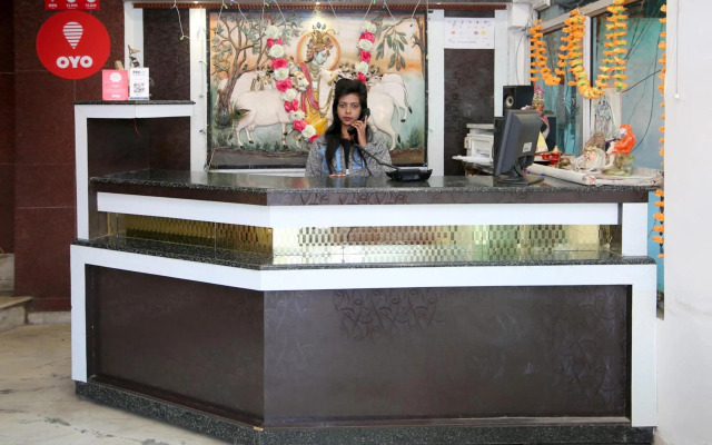 OYO 9305 Hotel Dwarika Inn