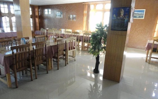 Hotel Shanti Palace