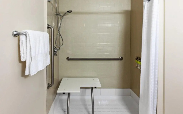 Candlewood Suites - Midland Sw