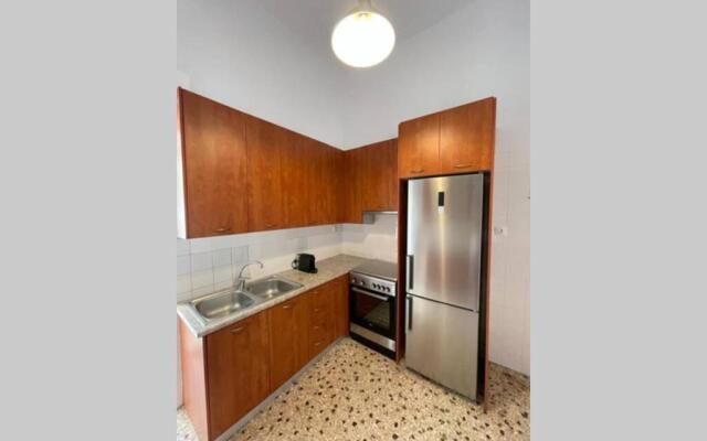 PANOS ROOMS Modern 3-Bedroom apartment