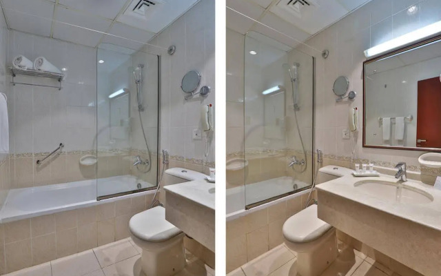 OYO 101 Click Hotel