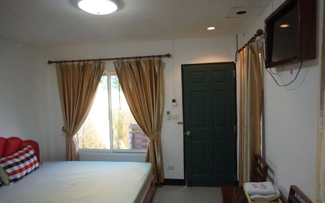 Koh Kaew Rim Nam Resort