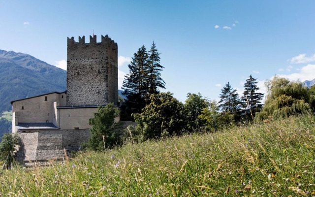 Burg Biedenegg mit Schlosscaf Flie