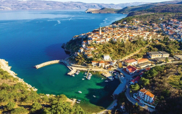 Nice Apartment in Vrbnik With 1 Bedrooms and Wifi