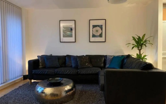 Stylish and cosy Liverpool city centre apartment