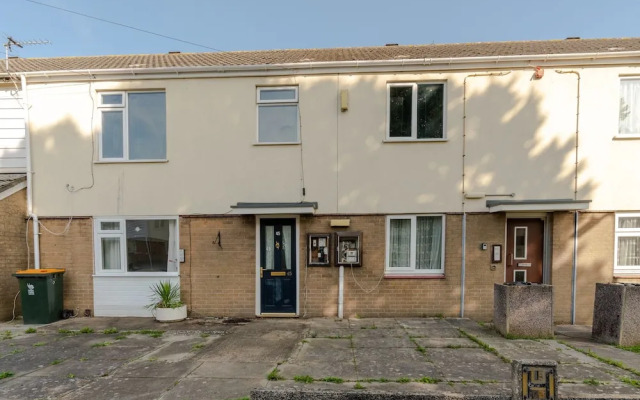 Upscale 2 Bed & Bath Flat in Newport