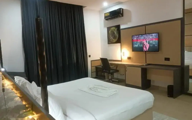 G Pinnacle Signature Hotel