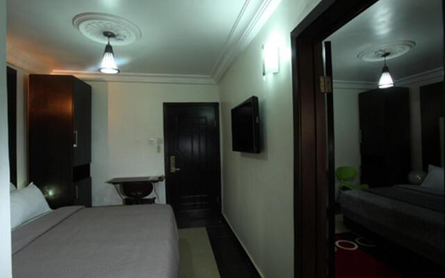 Prince Of Anthony 1960 Hotel-apartment