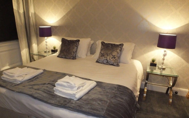 Royal Mile Mansions Apartments