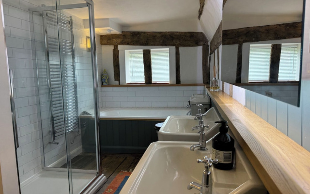 Cutbush Farmhouse