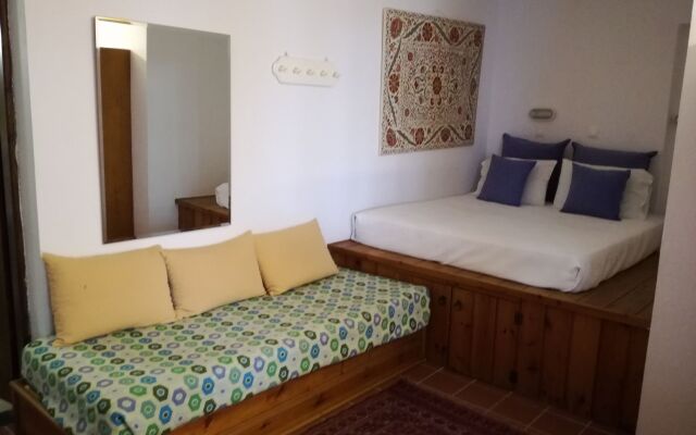 Maris Lindos, Suites and Apartments