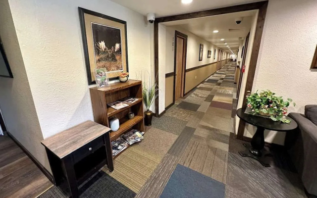 Hooligans Fishing Lodge