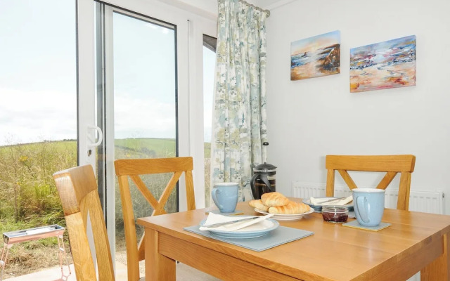 Midway Lodge