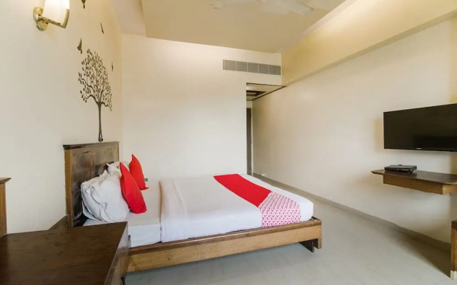 Hotel Dhiraj by OYO Rooms