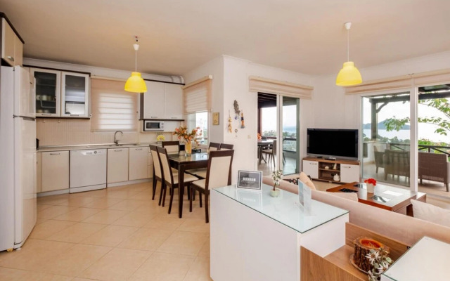 Cozy Flat With Sea View and Shared Pool in Bodrum