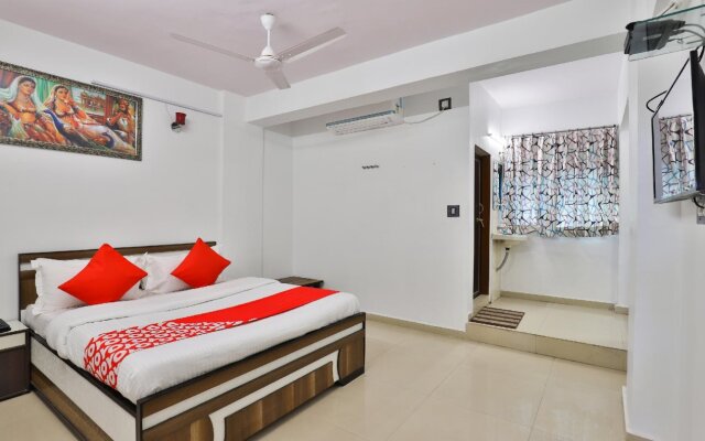 Hotel Day Night Stay By OYO Rooms