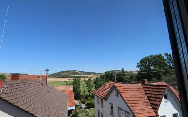 Welcoming Apartment Near Lake